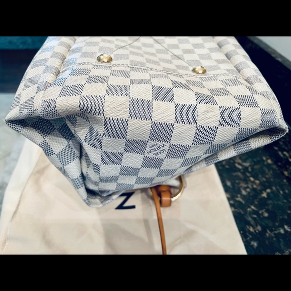 Louis Vuitton Artsy MM- Authentic - Picture 4 of 10